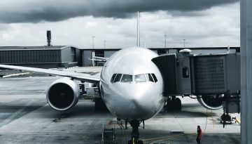 Autocar avec chauffeur pour transfert de groupe depuis l'aéroport Roissy Charles de Gaulle vers Paris